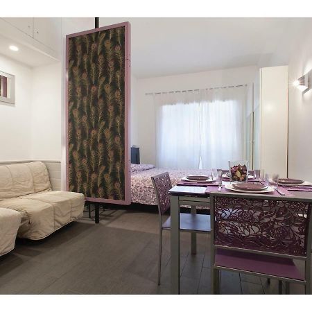 My Purple Apartment In The Center Of Рим Экстерьер фото