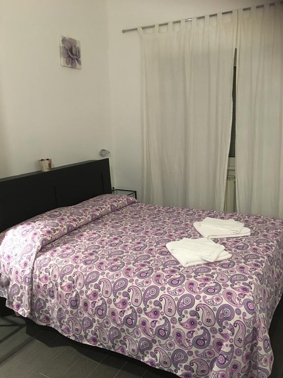 My Purple Apartment In The Center Of Рим Экстерьер фото