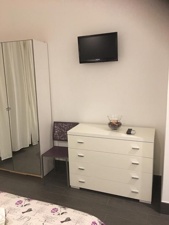My Purple Apartment In The Center Of Рим Экстерьер фото
