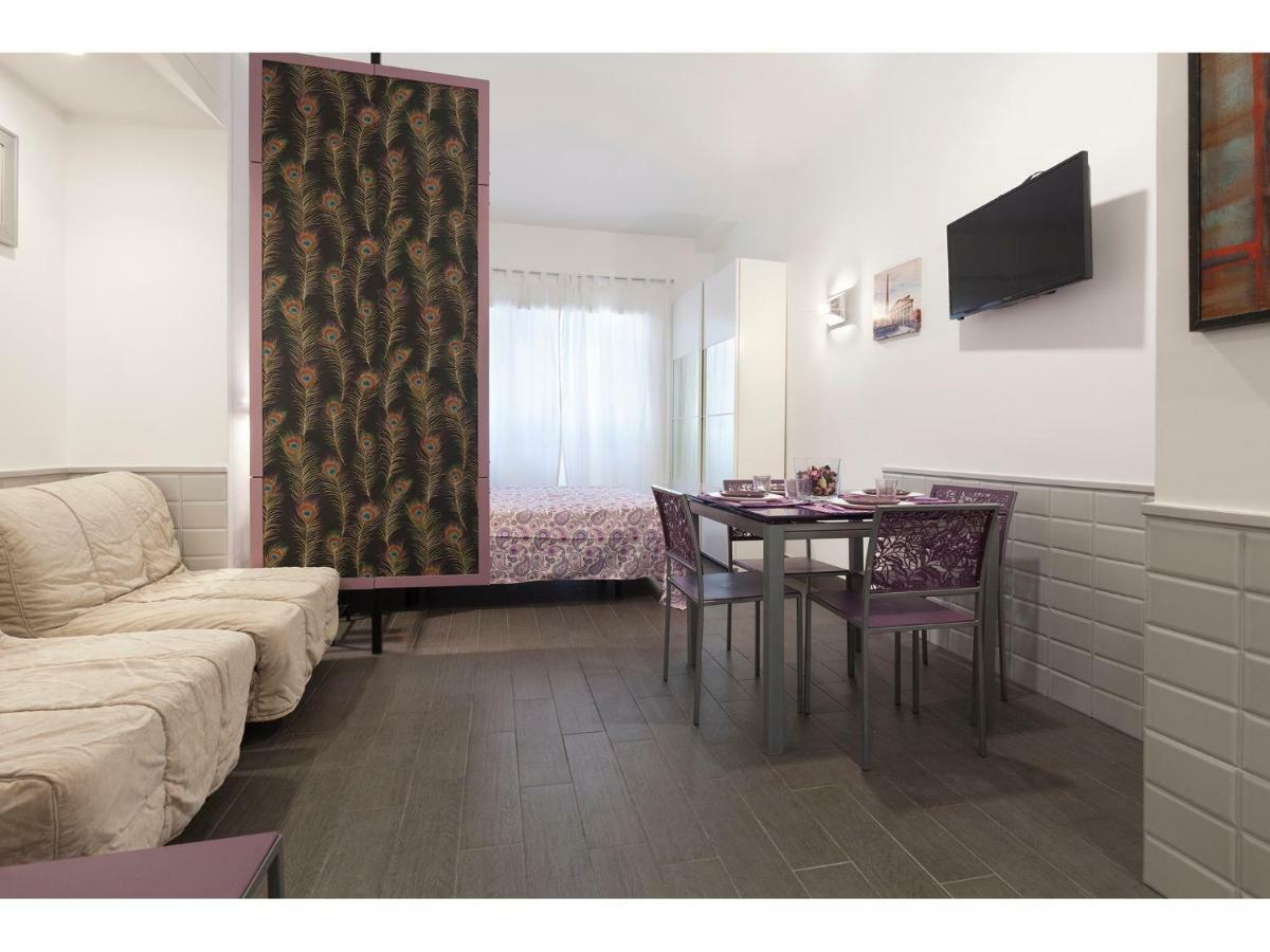 My Purple Apartment In The Center Of Рим Экстерьер фото